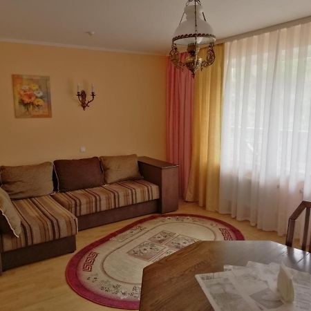 Hotel Yavir Jaremtsje Buitenkant foto