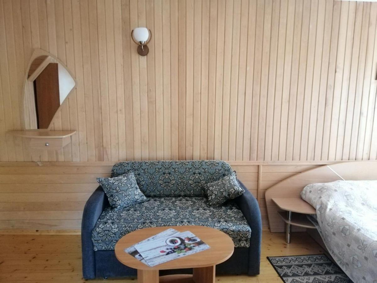 Hotel Yavir Jaremtsje Buitenkant foto